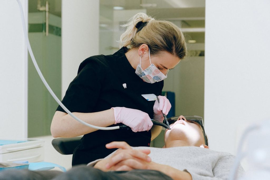 Couronnes, bridges, implants : quelles différences ?